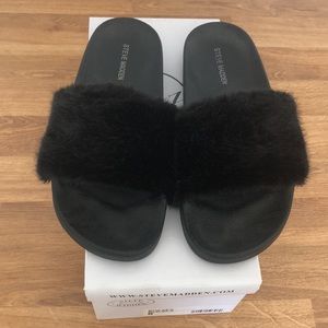 Steve Madden | Fuzzy Slides